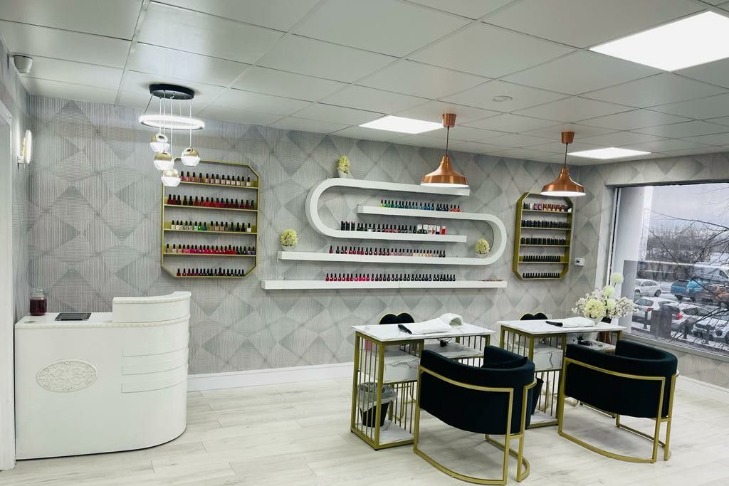 Artificial Nail Services Ultimate Guide towards beautiful and long lasting nails