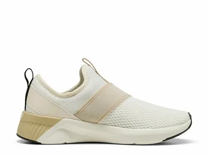 sports shoes for women in Dubai