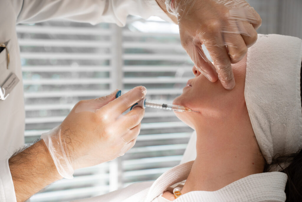 حشوات الجلدية في دبي