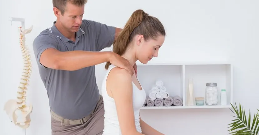 7 Signs You Need to See a Chiropractor for Pain Relief