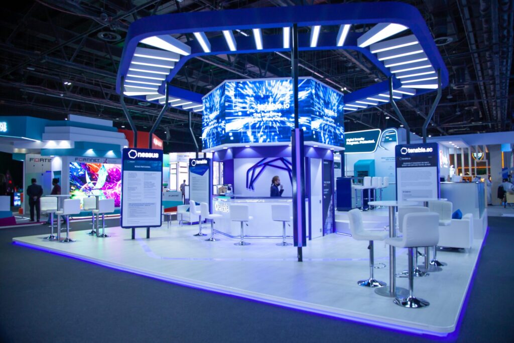 Why Should Businesses Hire an Exhibition Stand Builder in Dubai for International Exhibitions?