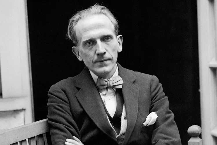 The Inheritance of Alan Alexander Milne: Past the Hundred Segment of Arrive Wood