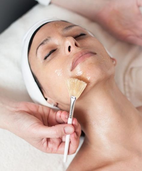 تنظيف البشرة العميق في دبي